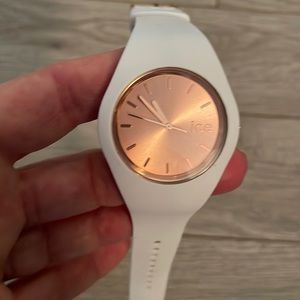 Beautiful ice brand watch, purchased in Paris, barely worn!